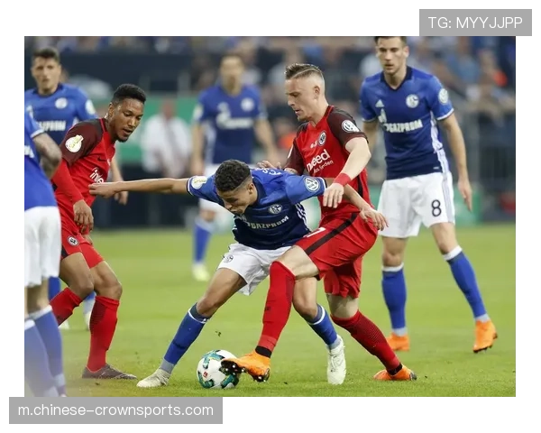 德国杯赛场法兰克福止颓势 伯卡特梅开二度助球队重返胜轨